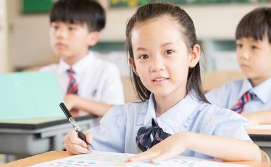 香港注册会计师考试是中文还是英文