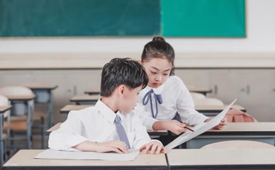 孩子在读耀华国际学校家长有问题时如何与学校交流？(耀华国际学校难进吗)