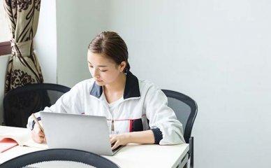 2023录取通知书一定要本人拿吗别人可以代取吗