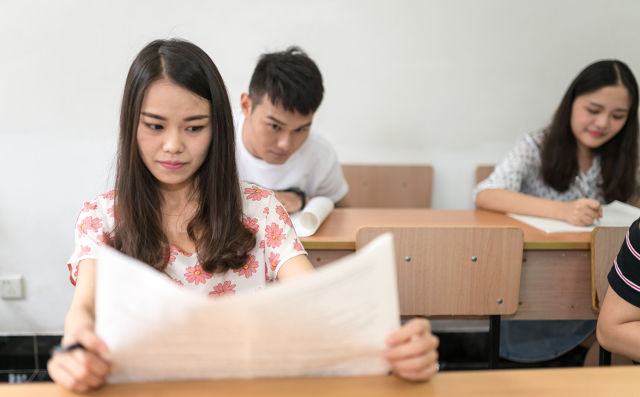 低学历男生学什么技术最赚钱(低学历男生学什么技术好就业)