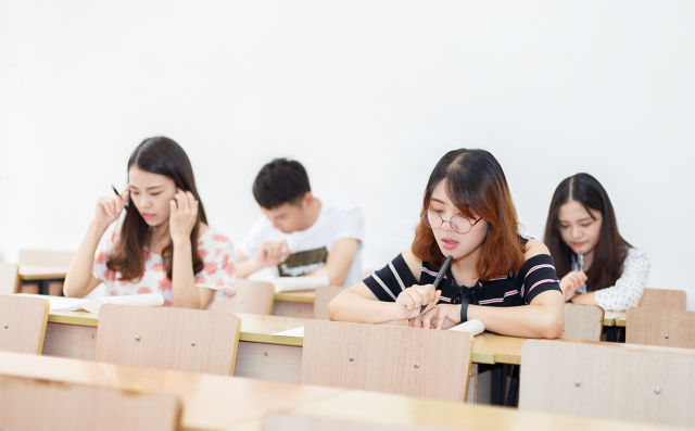 高三学生如何缓解上课犯困问题