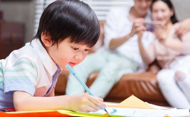 高中出国留学需要什么条件高中生留学的利弊(高中出国留学好处)